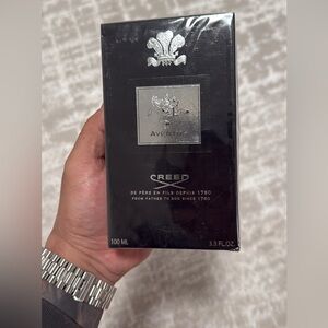 Creed Aventus Black and Silver Packaging